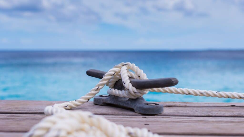 10 Knoten für den Sportbootführerschein: Schritt für Schritt Anleitung