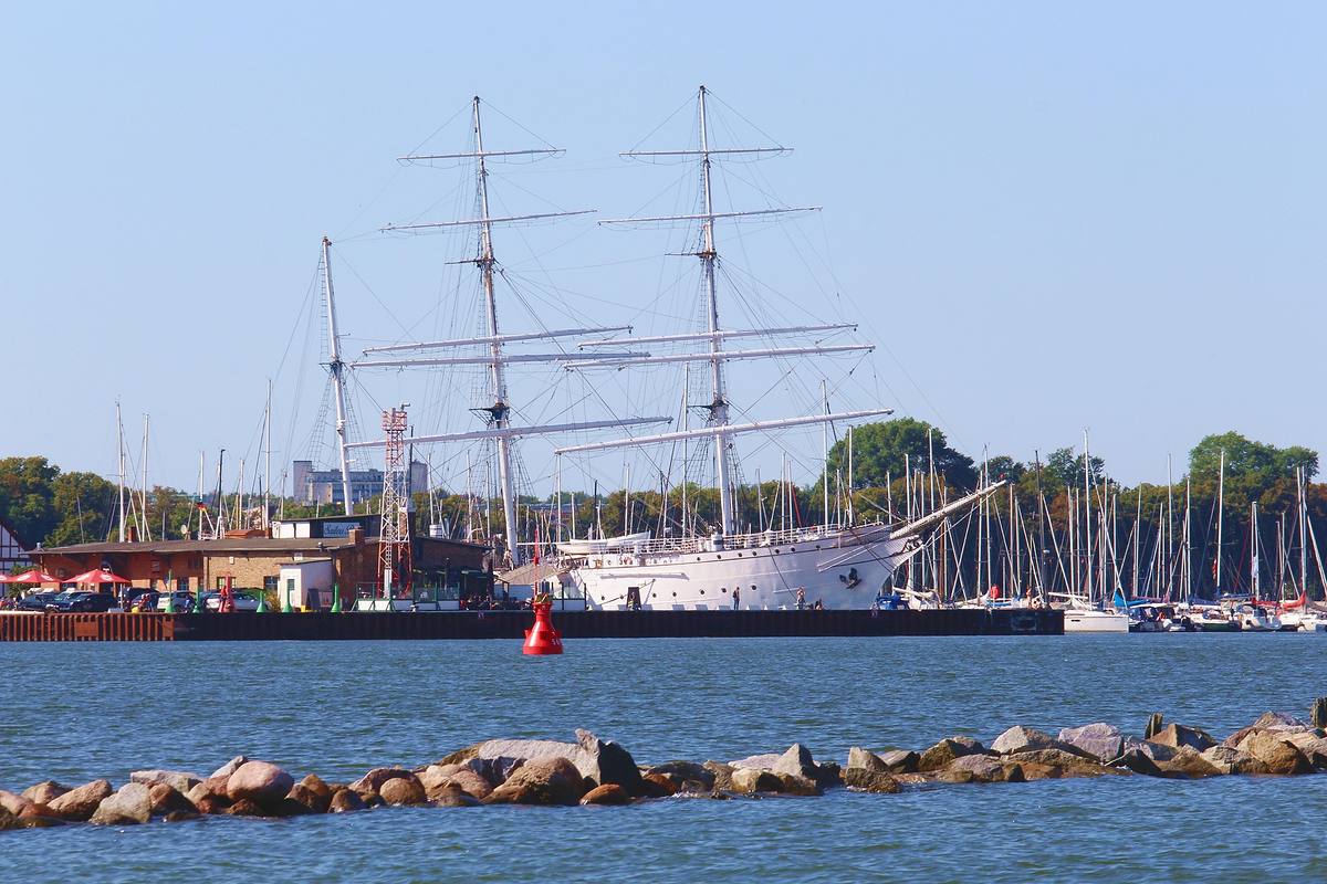 Bootsführerschein Stralsund, Segelschulschiff Gorch Fock im Stralsunder Hafen